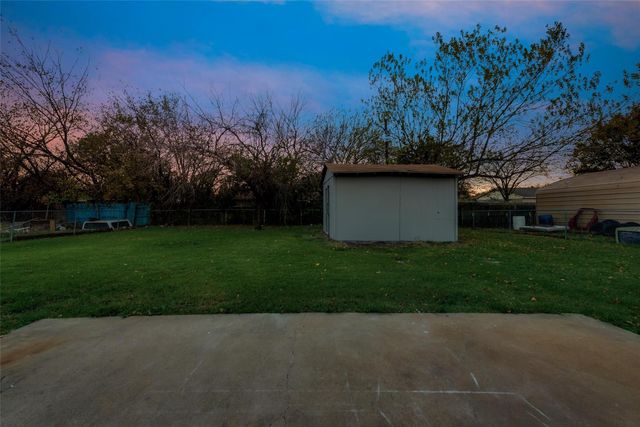 119 Chris Court, Alvarado, TX 76009