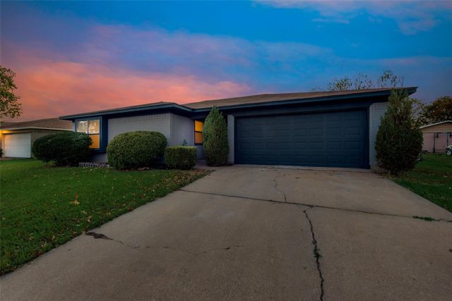 119 Chris Court, Alvarado, TX 76009