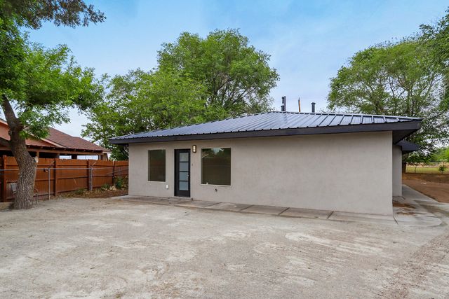 3501 Camino Alameda SW, Albuquerque, NM 87105