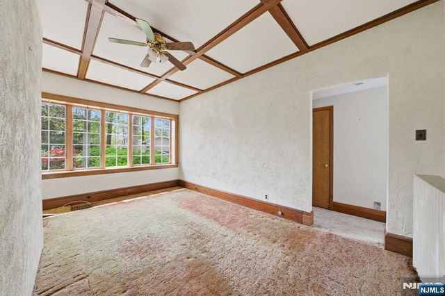 28 Sunset Road, Ringwood, NJ 07456
