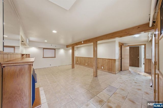28 Sunset Road, Ringwood, NJ 07456