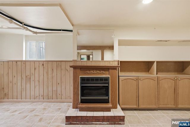 28 Sunset Road, Ringwood, NJ 07456