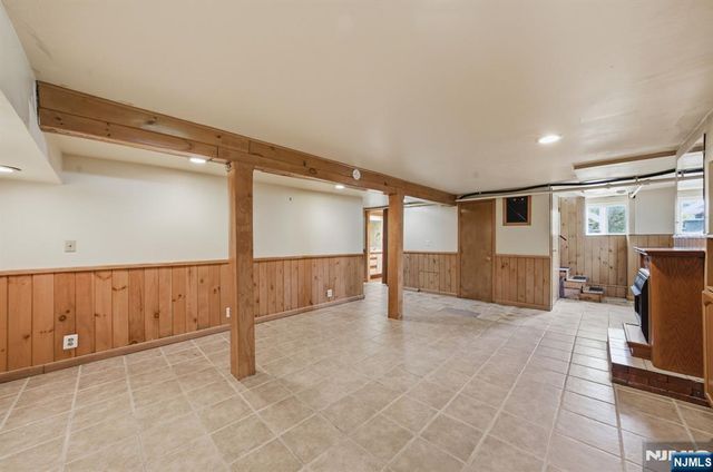 28 Sunset Road, Ringwood, NJ 07456