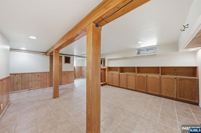 28 Sunset Road, Ringwood, NJ 07456