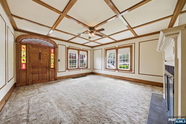 28 Sunset Road, Ringwood, NJ 07456