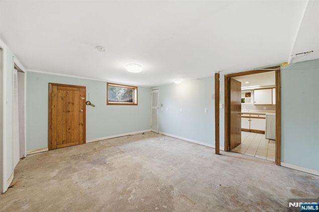 28 Sunset Road, Ringwood, NJ 07456