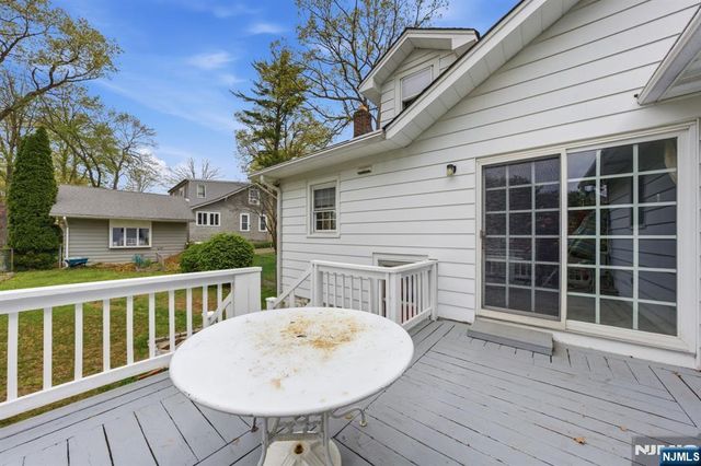 28 Sunset Road, Ringwood, NJ 07456
