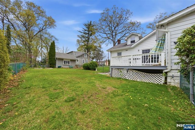 28 Sunset Road, Ringwood, NJ 07456