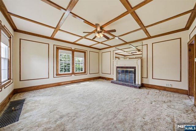 28 Sunset Road, Ringwood, NJ 07456