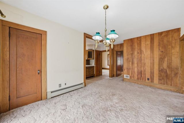 28 Sunset Road, Ringwood, NJ 07456