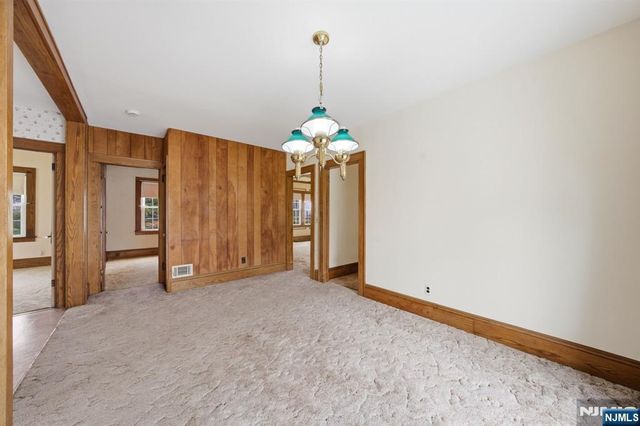 28 Sunset Road, Ringwood, NJ 07456