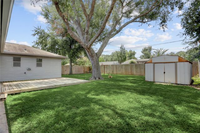 5843 Shurmard Drive, Houston, TX 77092
