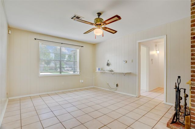 5843 Shurmard Drive, Houston, TX 77092