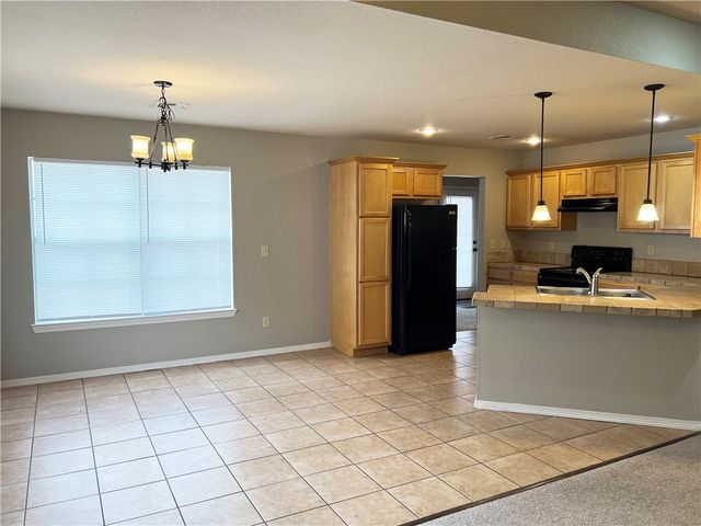 2827 N Cassius Lane, Fayetteville, AR 72704