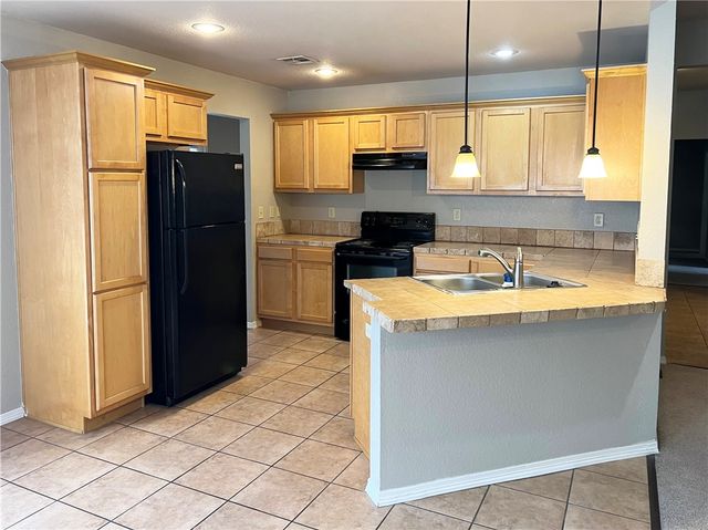 2827 N Cassius Lane, Fayetteville, AR 72704