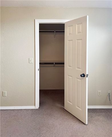 2827 N Cassius Lane, Fayetteville, AR 72704