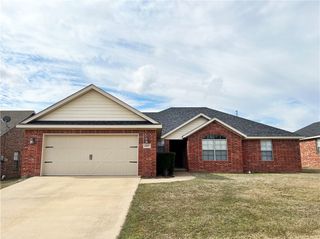 2827 N Cassius Lane, Fayetteville, AR 72704