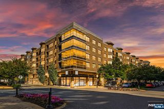 20 Ave At Port Imperial 233/ 235, West New York, NJ 07093