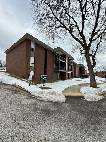 701 College Park Dr. 10, Coraopolis, PA 15108