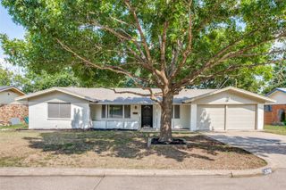 5700 Waltham Avenue, Fort Worth, TX 76133