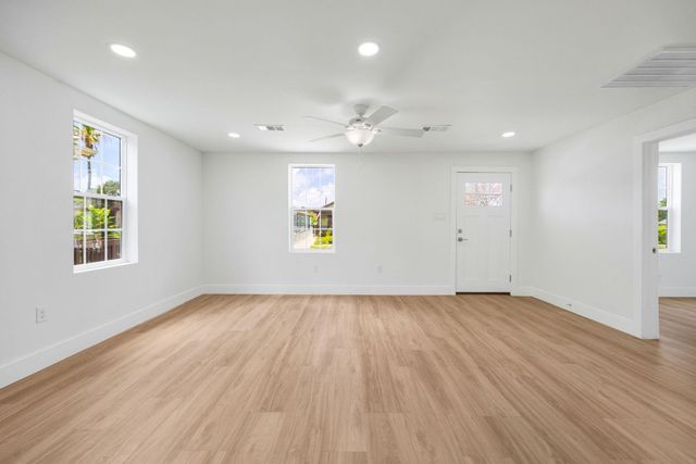 3619 Avenue S, Galveston, TX 77550