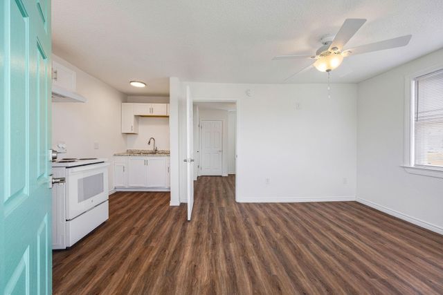 3619 Avenue S, Galveston, TX 77550