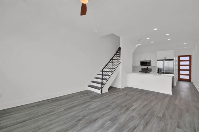 21200 Portsmouth CV E 12, Lago Vista, TX 78645