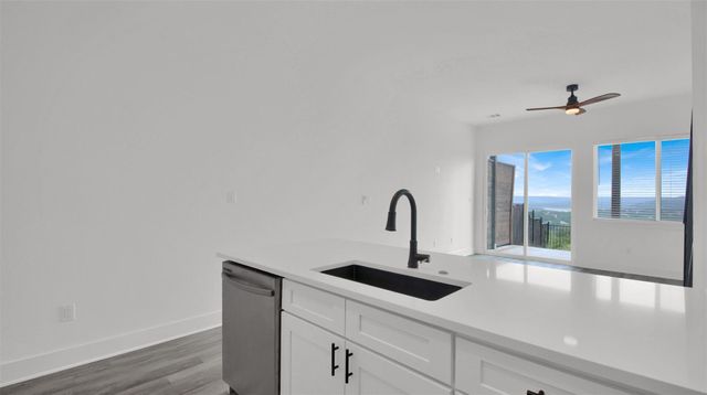 21200 Portsmouth CV E 12, Lago Vista, TX 78645