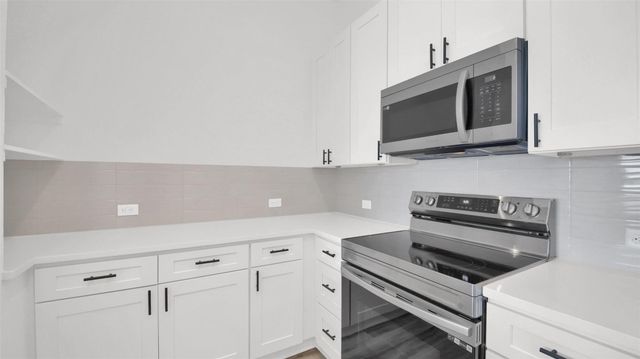 21200 Portsmouth CV E 12, Lago Vista, TX 78645