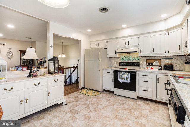 14 DOUGLAS COURT, Carlisle, PA 17013