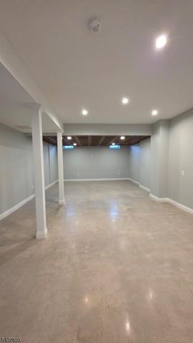 27 Sanders Rd, Rockaway Twp., NJ 07866