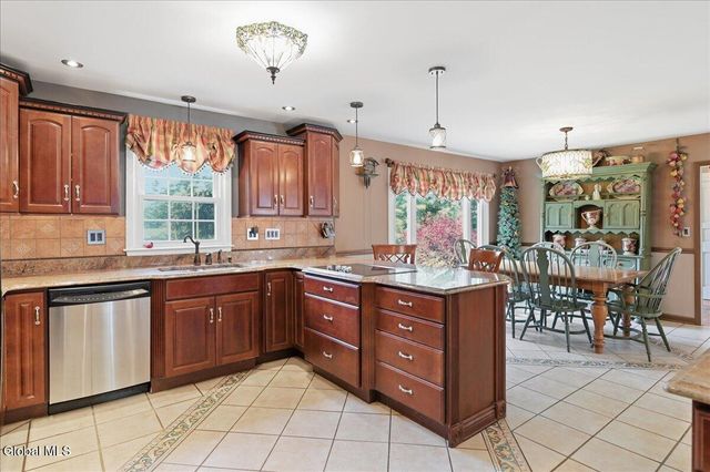 917 Londonderry Court, Schenectady, NY 12309
