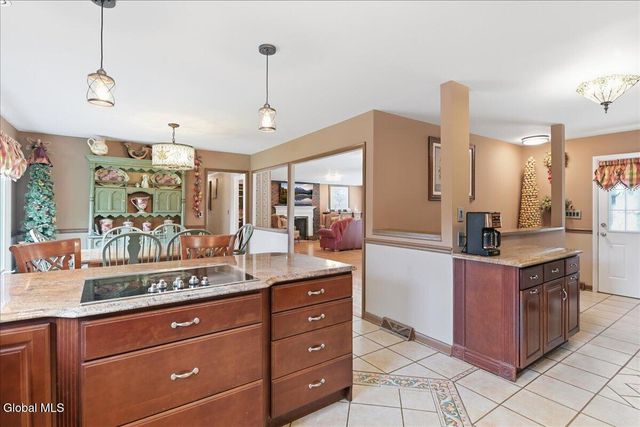 917 Londonderry Court, Schenectady, NY 12309