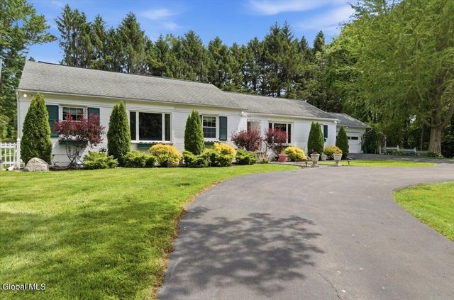 917 Londonderry Court, Schenectady, NY 12309