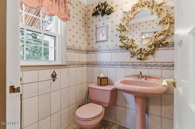 917 Londonderry Court, Schenectady, NY 12309