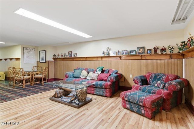 917 Londonderry Court, Schenectady, NY 12309