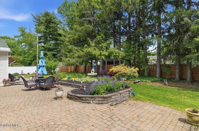 917 Londonderry Court, Schenectady, NY 12309