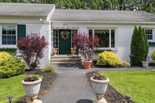 917 Londonderry Court, Schenectady, NY 12309