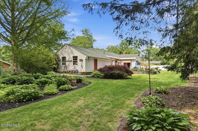 917 Londonderry Court, Schenectady, NY 12309