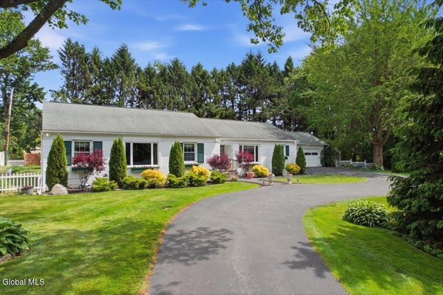 917 Londonderry Court, Schenectady, NY 12309