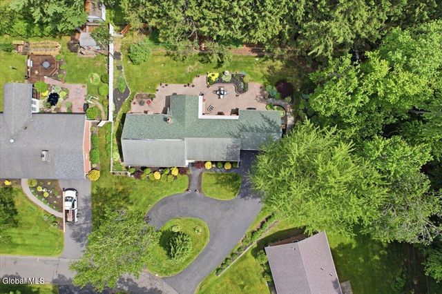 917 Londonderry Court, Schenectady, NY 12309