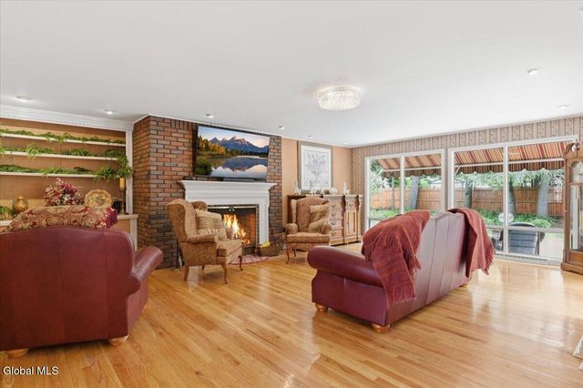 917 Londonderry Court, Schenectady, NY 12309