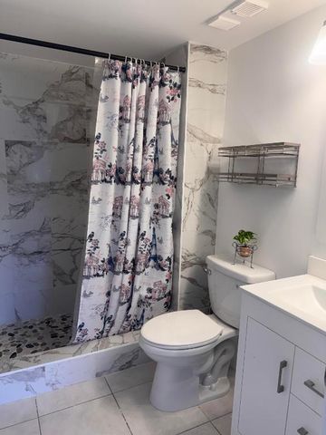 3178 Via Poinciana 303, Lake Worth, FL 33467