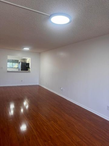 3178 Via Poinciana 303, Lake Worth, FL 33467