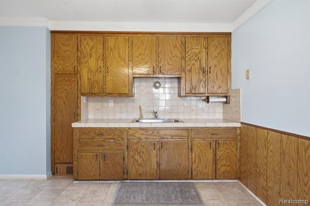 31741 Fairchild Street, Westland, MI 48186