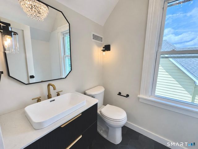 25 Quintard Avenue, Norwalk, CT 06854