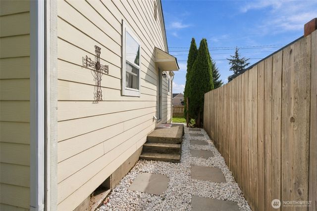 3810 S Asotin Street, Tacoma, WA 98418