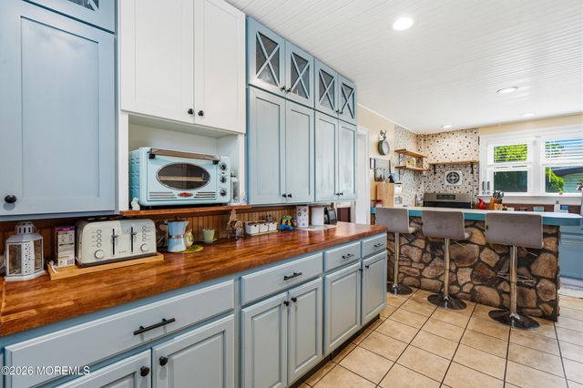 94 Forest Avenue, Keansburg, NJ 07734