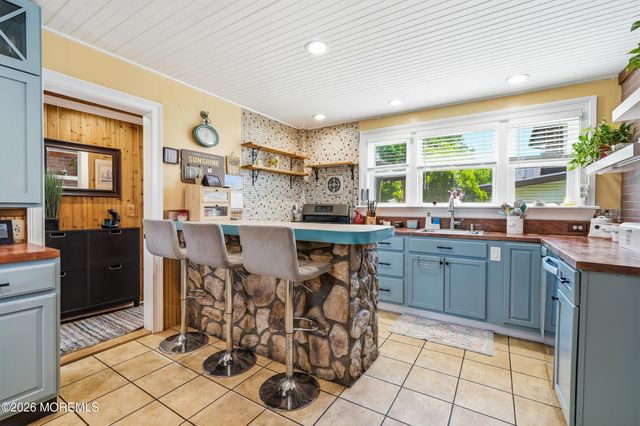 94 Forest Avenue, Keansburg, NJ 07734
