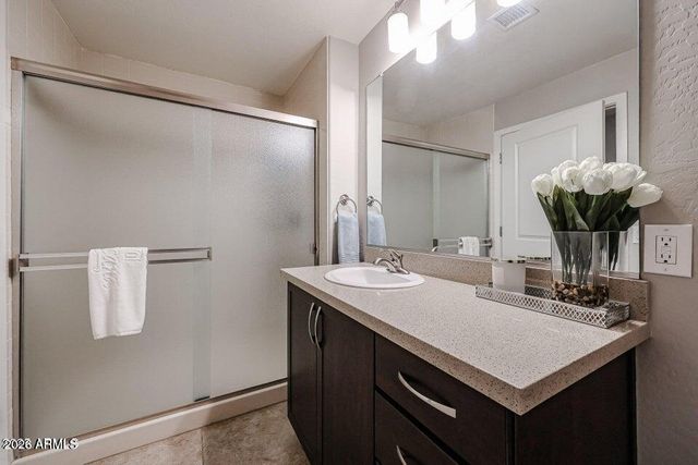 5450 E DEER VALLEY Drive 1186, Phoenix, AZ 85054